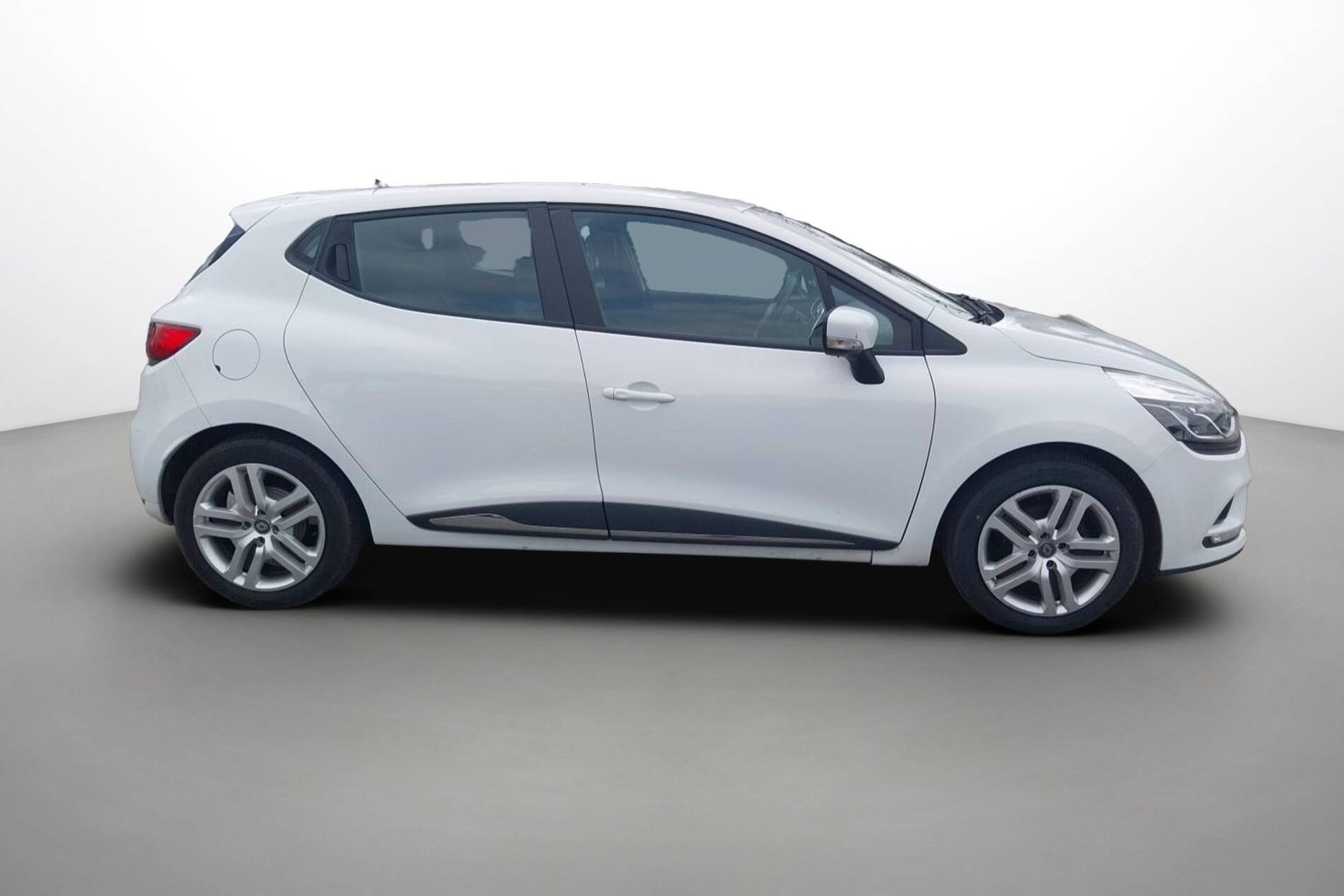 Vente en ligne Renault Clio 4 Clio dCi 75 E6C au prix de 10 490 €