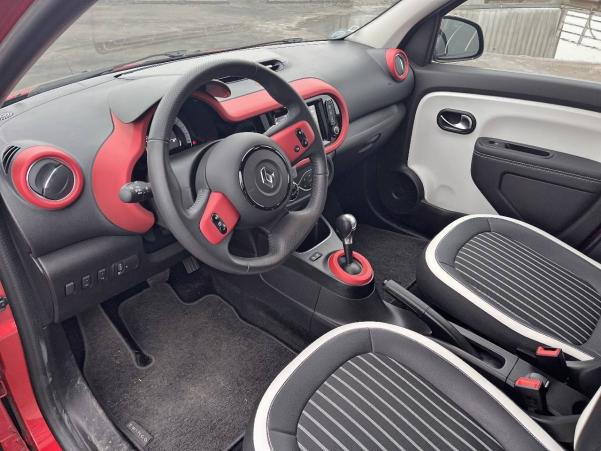 Vente en ligne Renault Twingo Electrique Twingo III E-Tech au prix de 13 990 €