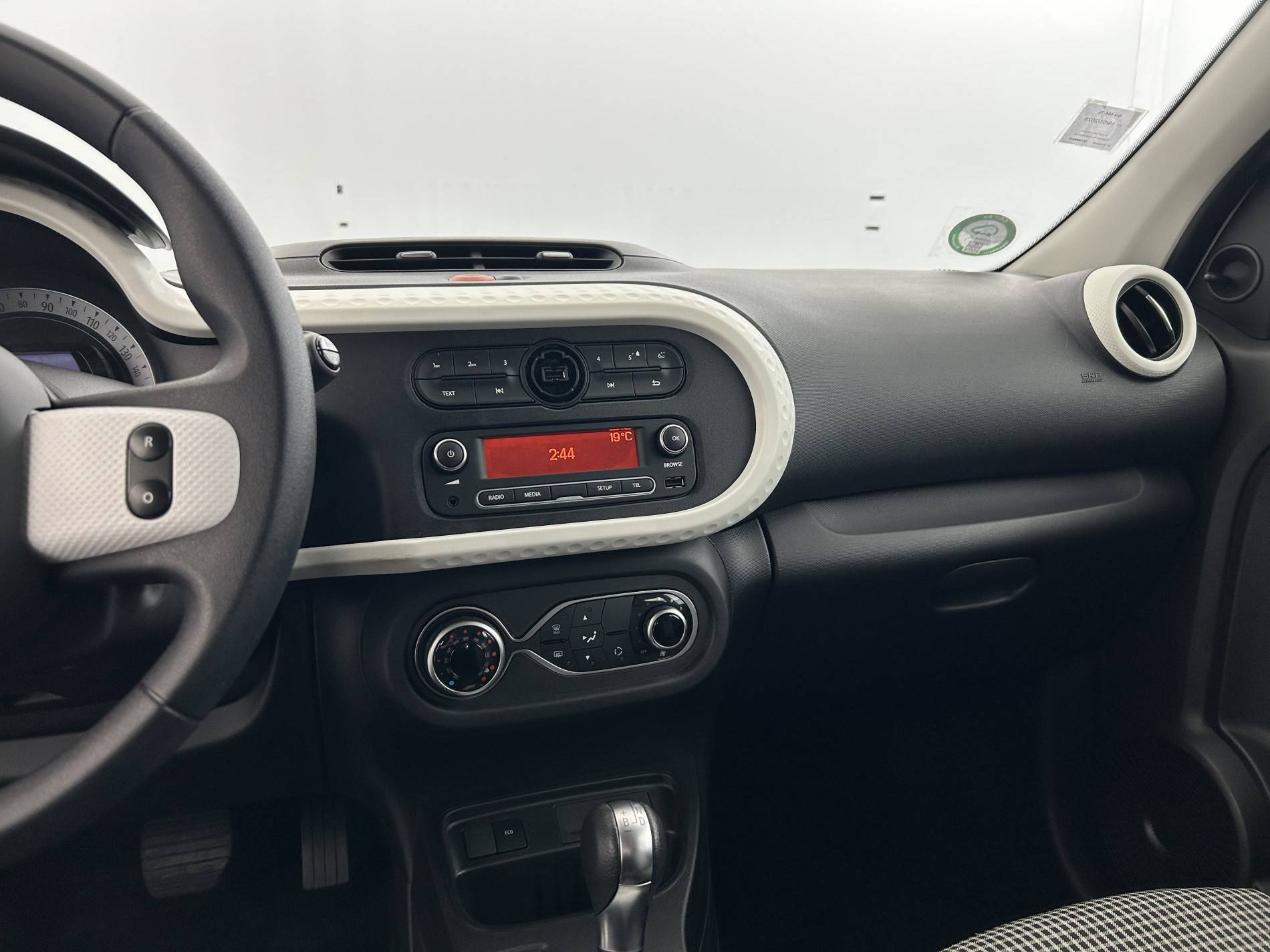 Vente en ligne Renault Twingo Electrique Twingo III E-Tech au prix de 10 990 €