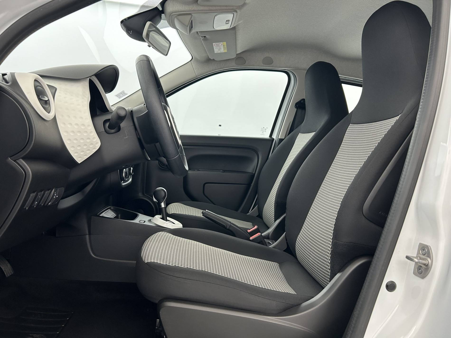 Vente en ligne Renault Twingo Electrique Twingo III E-Tech au prix de 10 990 €