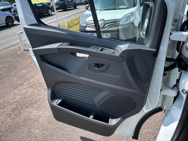 Vente en ligne Renault Trafic 3 Fourgon TRAFIC FGN L1H1 2800 KG BLUE DCI 110 au prix de 19 890 €