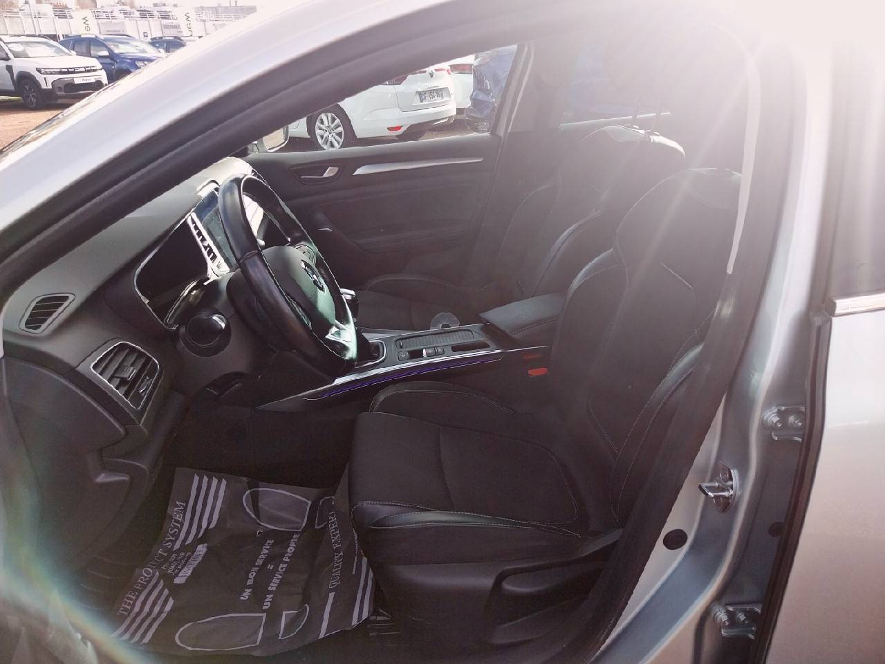 Vente en ligne Renault Megane 4 Mégane IV Berline Blue dCi 115 au prix de 16 990 €