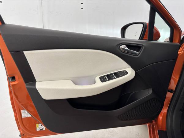 Vente en ligne Renault Clio 5 Clio E-Tech 140 au prix de 15 590 €