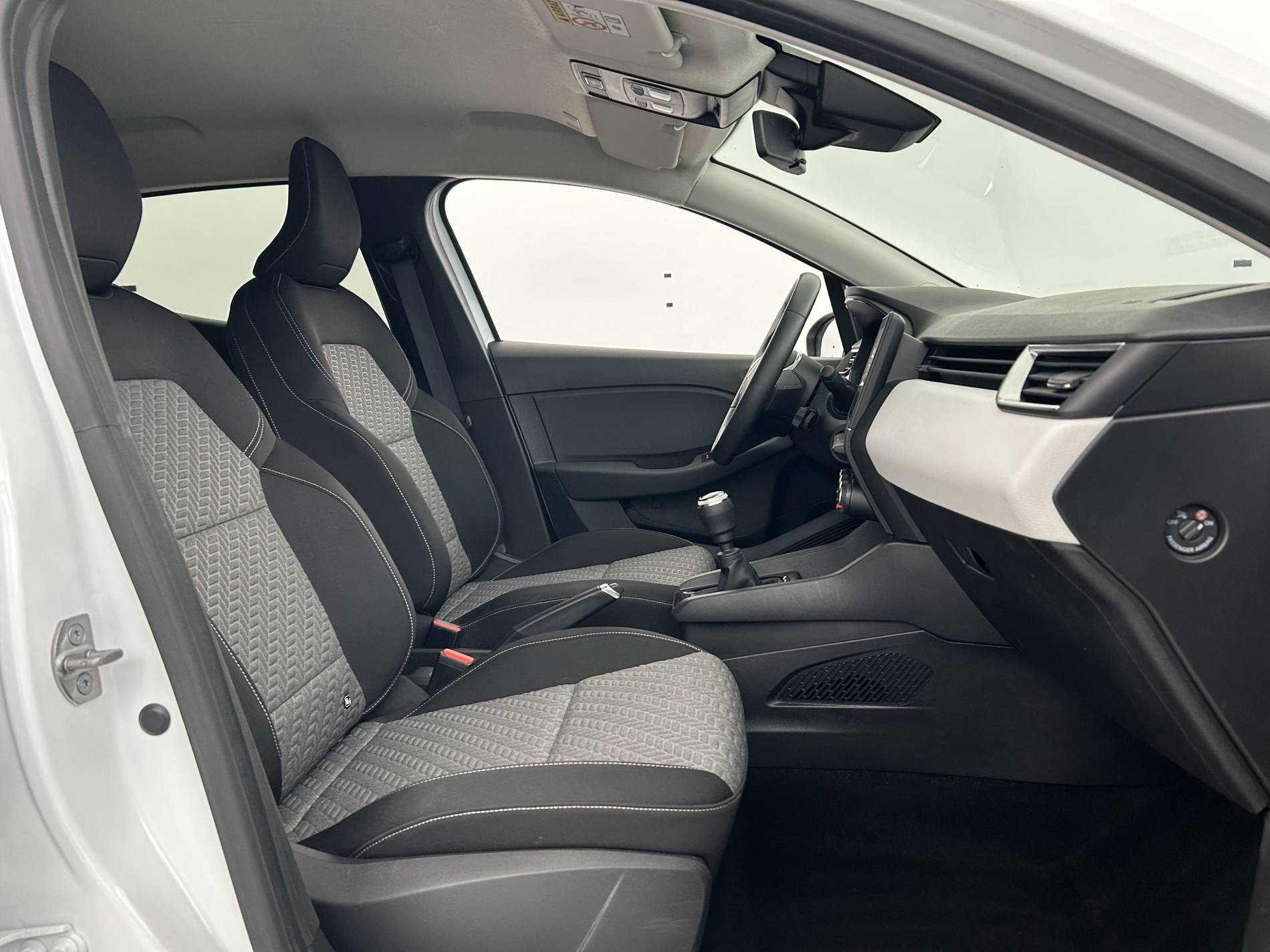 Vente en ligne Renault Clio 5 CLIO SOCIETE BLUE DCI 100 au prix de 15 490 €