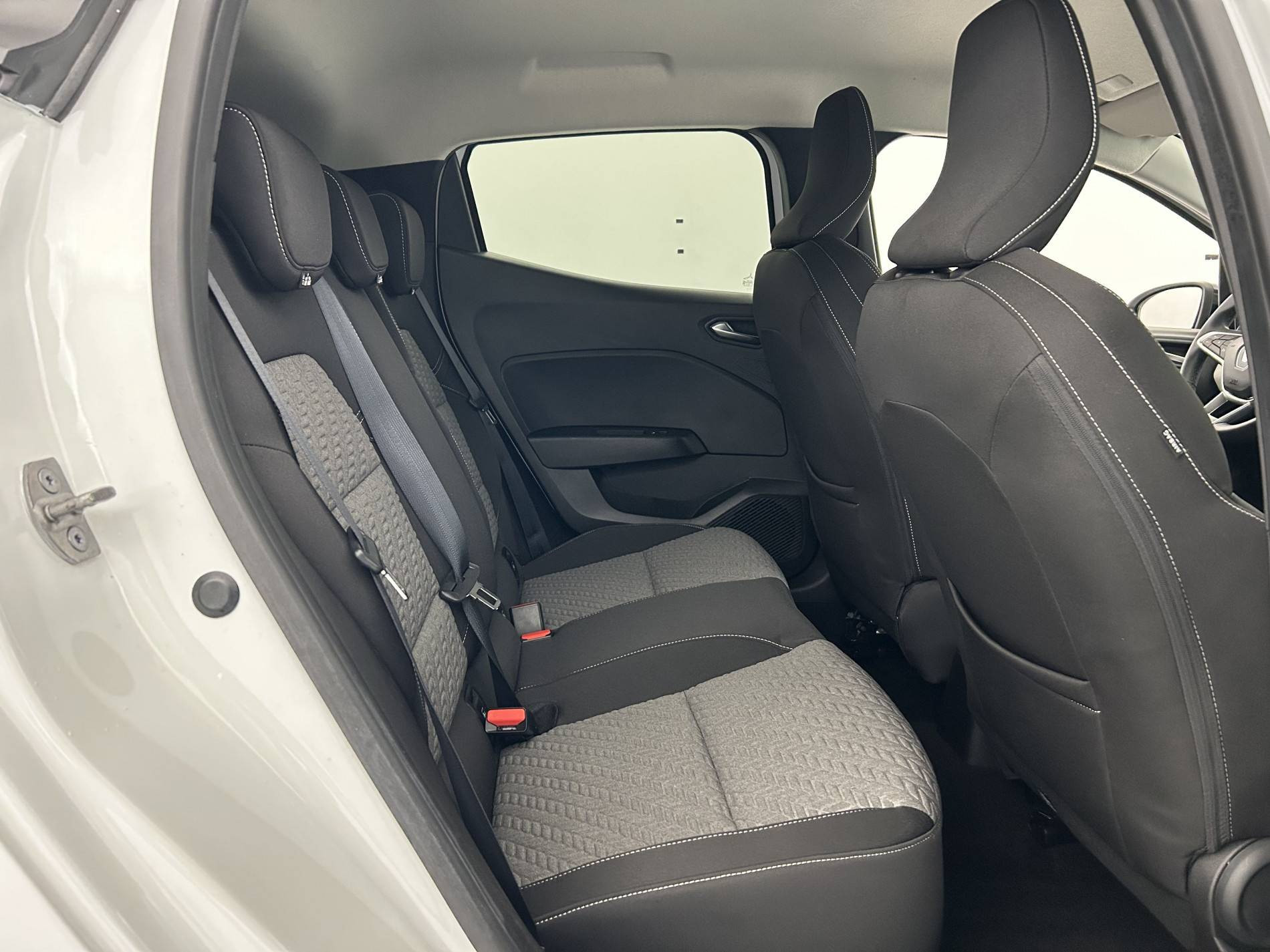 Vente en ligne Renault Clio 5 CLIO SOCIETE BLUE DCI 100 au prix de 15 490 €