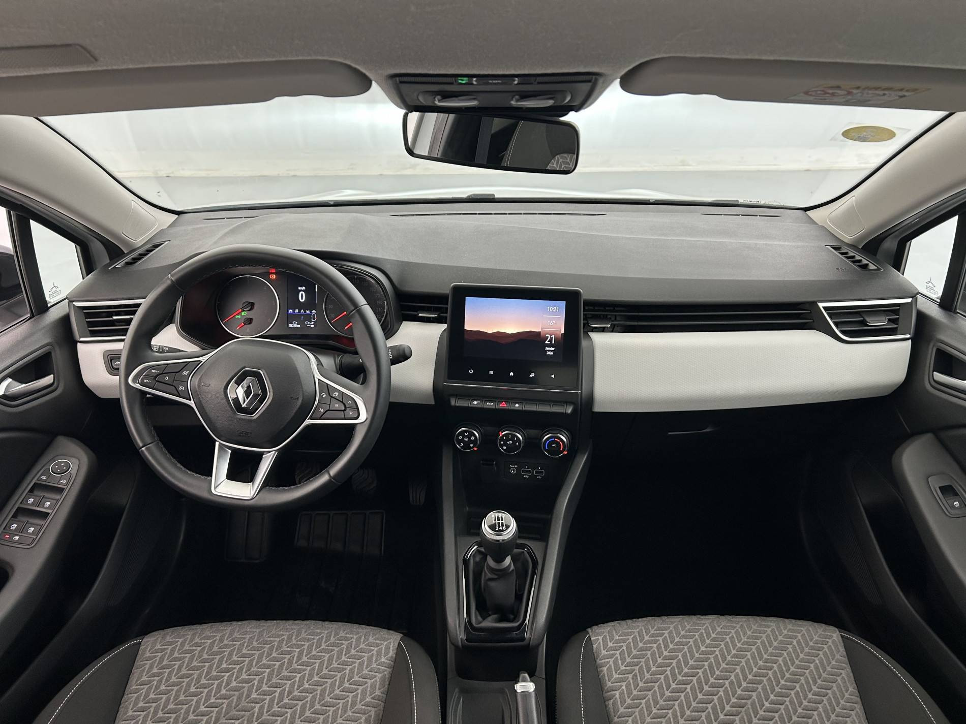 Vente en ligne Renault Clio 5 CLIO SOCIETE BLUE DCI 100 au prix de 15 490 €