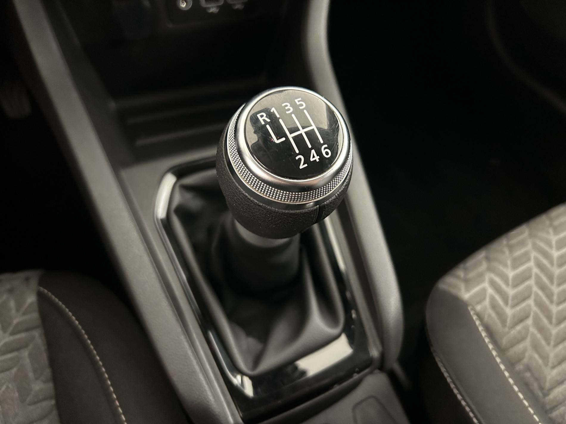 Vente en ligne Renault Clio 5 Clio TCe 90 au prix de 15 990 €