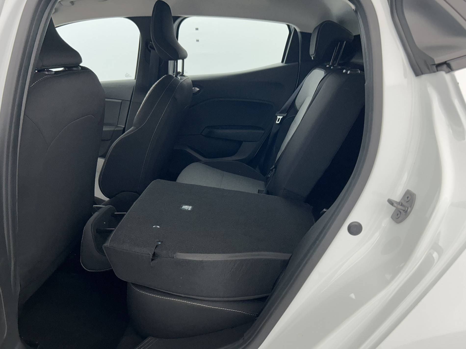 Vente en ligne Renault Clio 5 Clio TCe 90 ch GSR2 au prix de 15 490 €