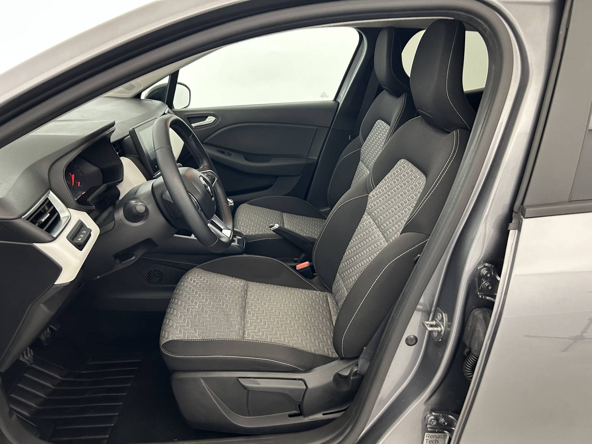 Vente en ligne Renault Clio 5 Clio TCe 90 au prix de 15 990 €