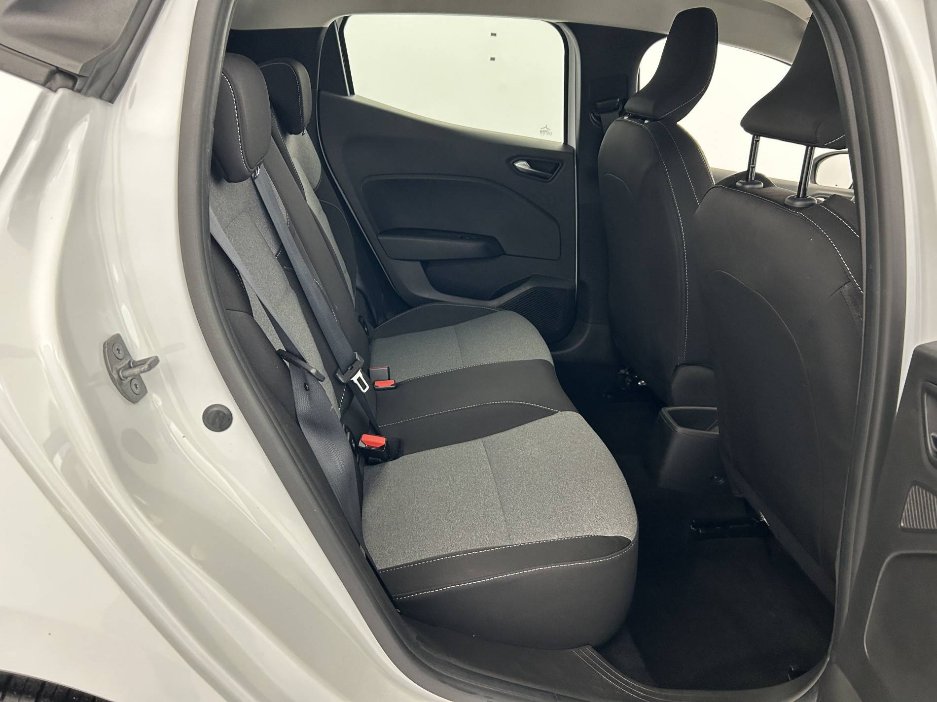 Vente en ligne Renault Clio 5 Clio TCe 90 ch GSR2 au prix de 15 490 €