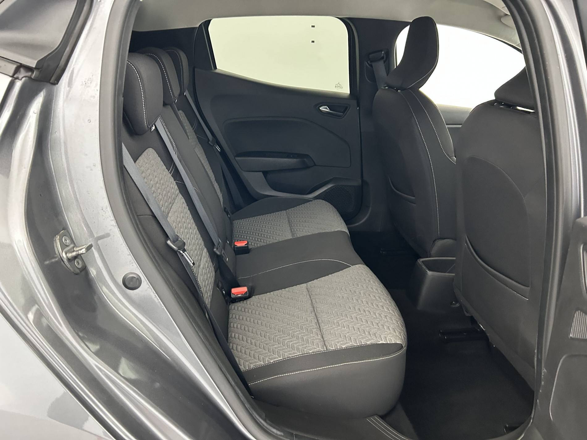 Vente en ligne Renault Clio 5 Clio TCe 90 au prix de 15 990 €