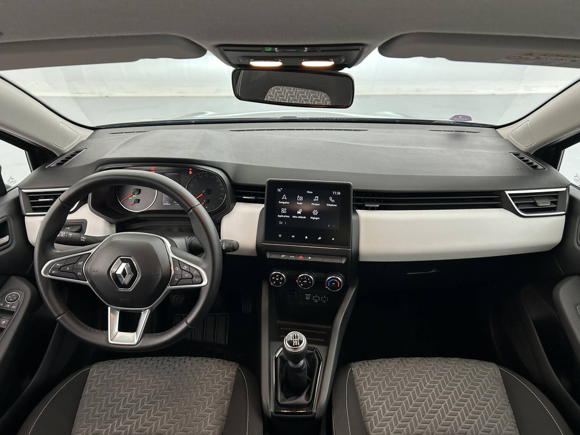 Vente en ligne Renault Clio 5 Clio TCe 90 au prix de 15 990 €