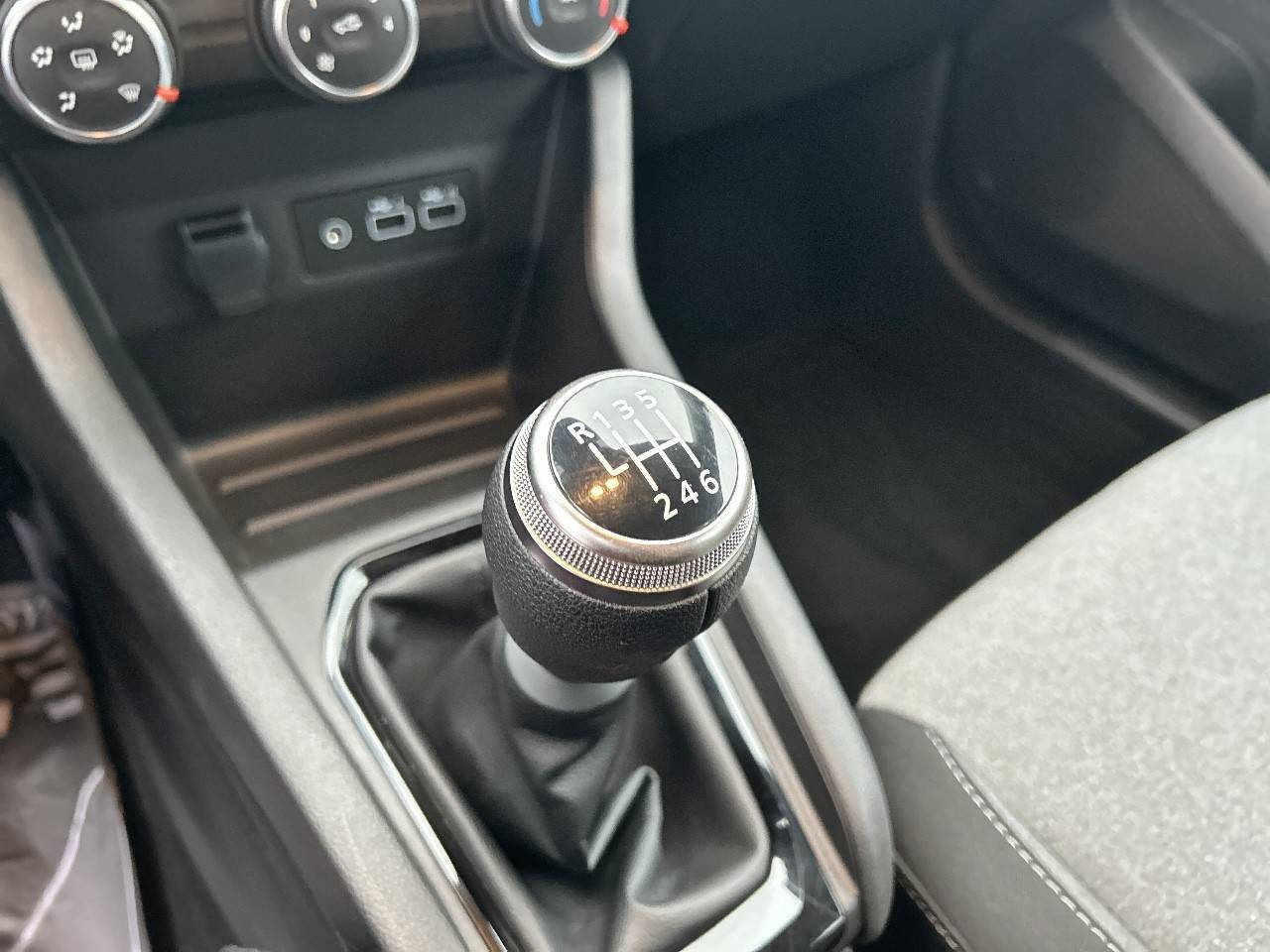 Vente en ligne Renault Clio 5 Clio TCe 90 au prix de 15 590 €