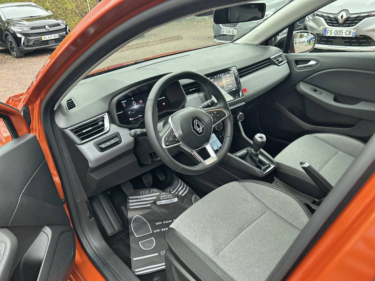 Vente en ligne Renault Clio 5 Clio TCe 90 au prix de 15 590 €