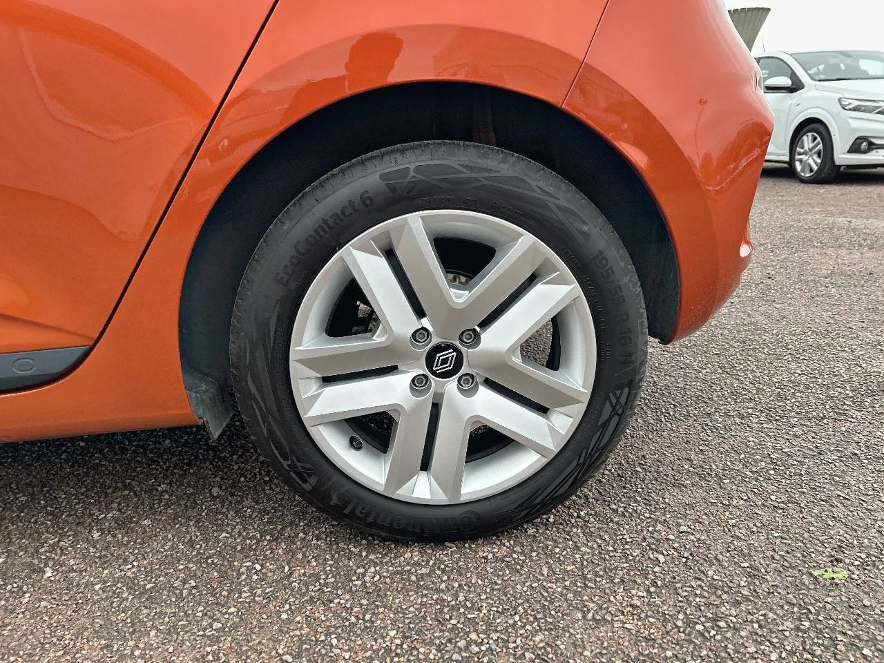 Vente en ligne Renault Clio 5 Clio TCe 90 au prix de 15 590 €