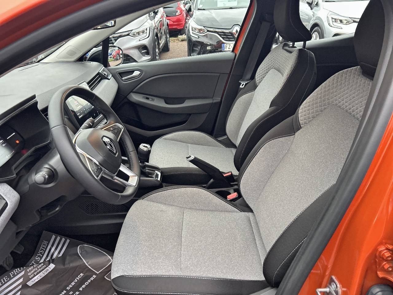 Vente en ligne Renault Clio 5 Clio TCe 90 au prix de 15 590 €