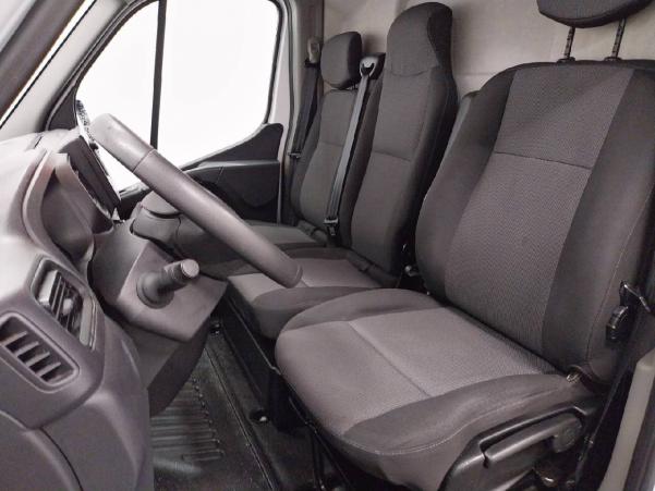 Vente en ligne Renault Master 3 Fourgon MASTER FGN TRAC F3500 L2H2 DCI 135 au prix de 20 180 €