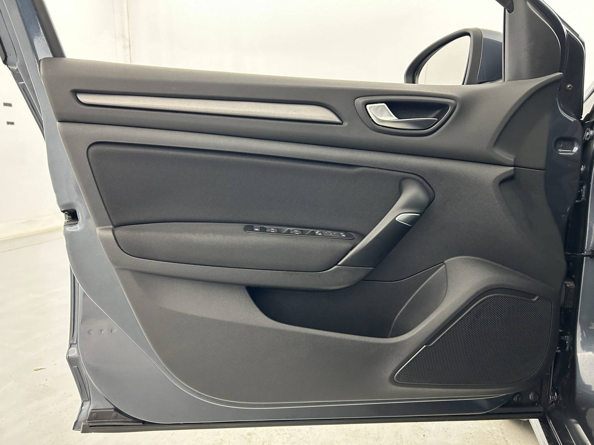 Vente en ligne Renault Megane 4 Mégane IV Berline Blue dCi 115 - 21N au prix de 14 490 €