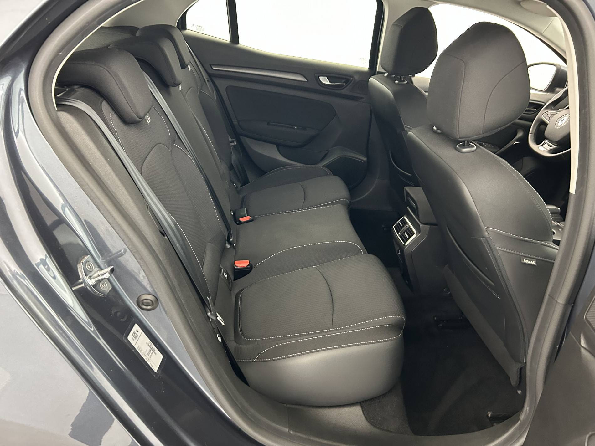 Vente en ligne Renault Megane 4 Mégane IV Berline Blue dCi 115 - 21N au prix de 14 690 €