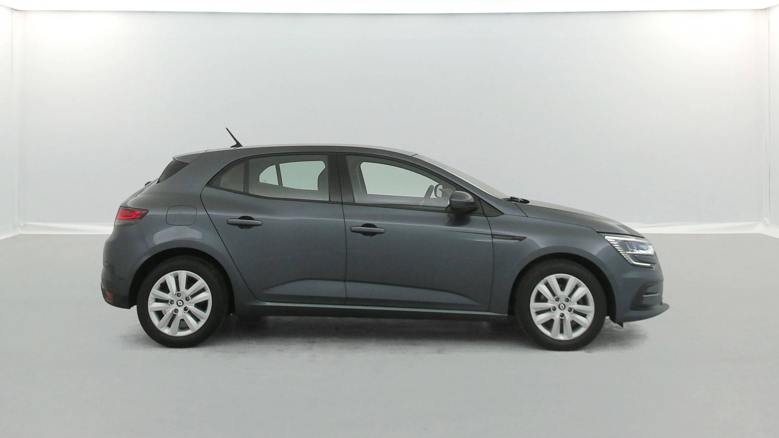 Vente en ligne Renault Megane 4 Mégane IV Berline Blue dCi 115 - 21N au prix de 14 690 €