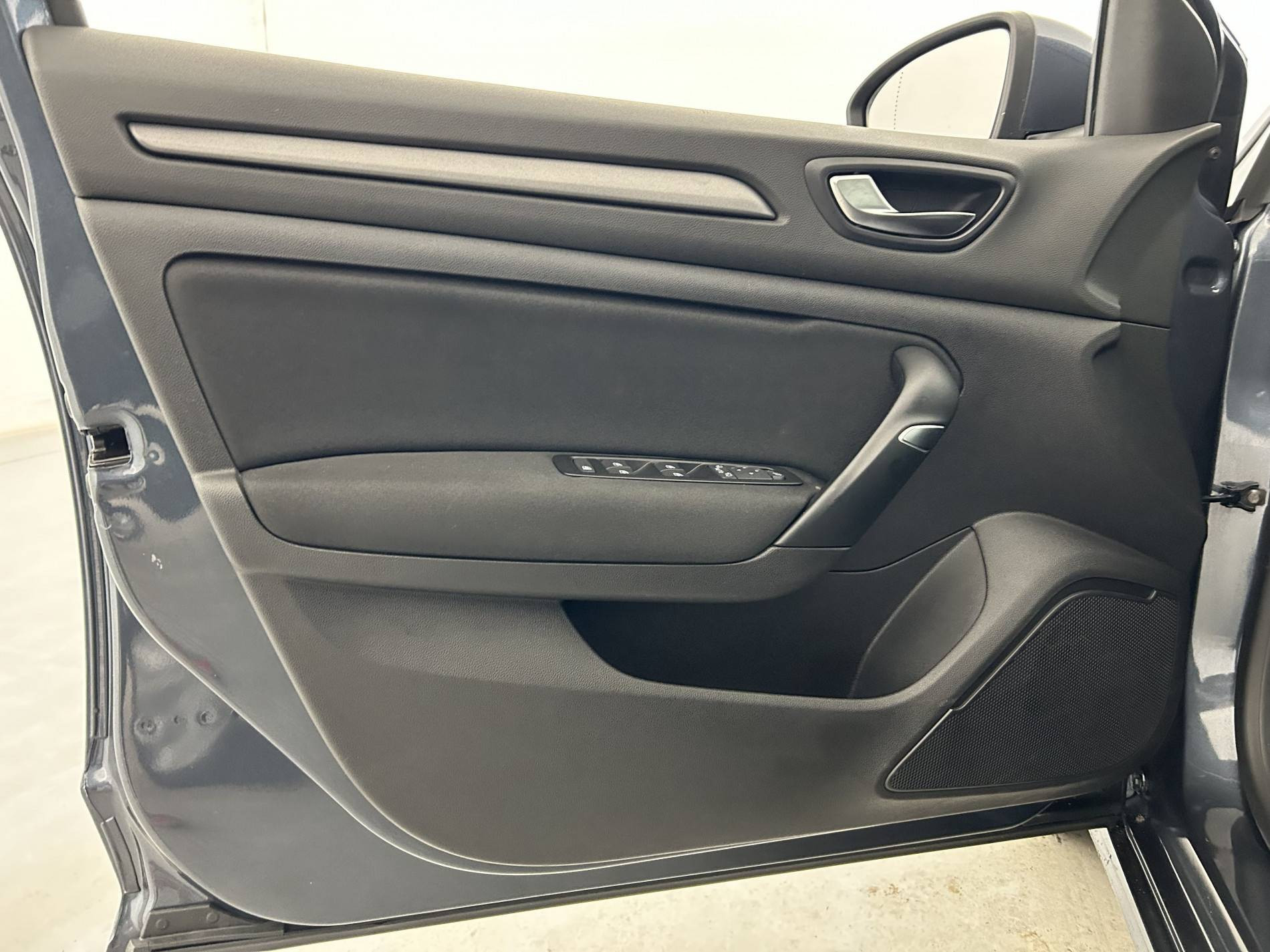 Vente en ligne Renault Megane 4 Mégane IV Berline Blue dCi 115 - 21N au prix de 14 690 €