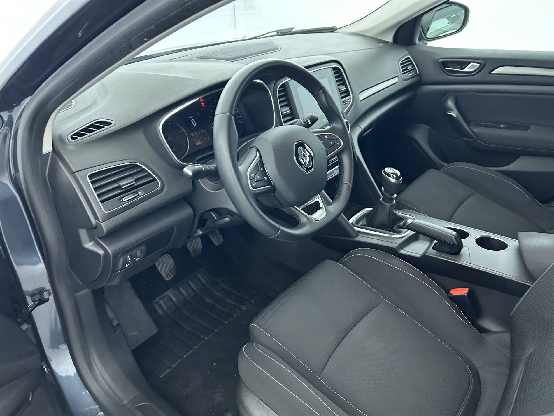 Vente en ligne Renault Megane 4 Mégane IV Berline Blue dCi 115 - 21N au prix de 14 690 €