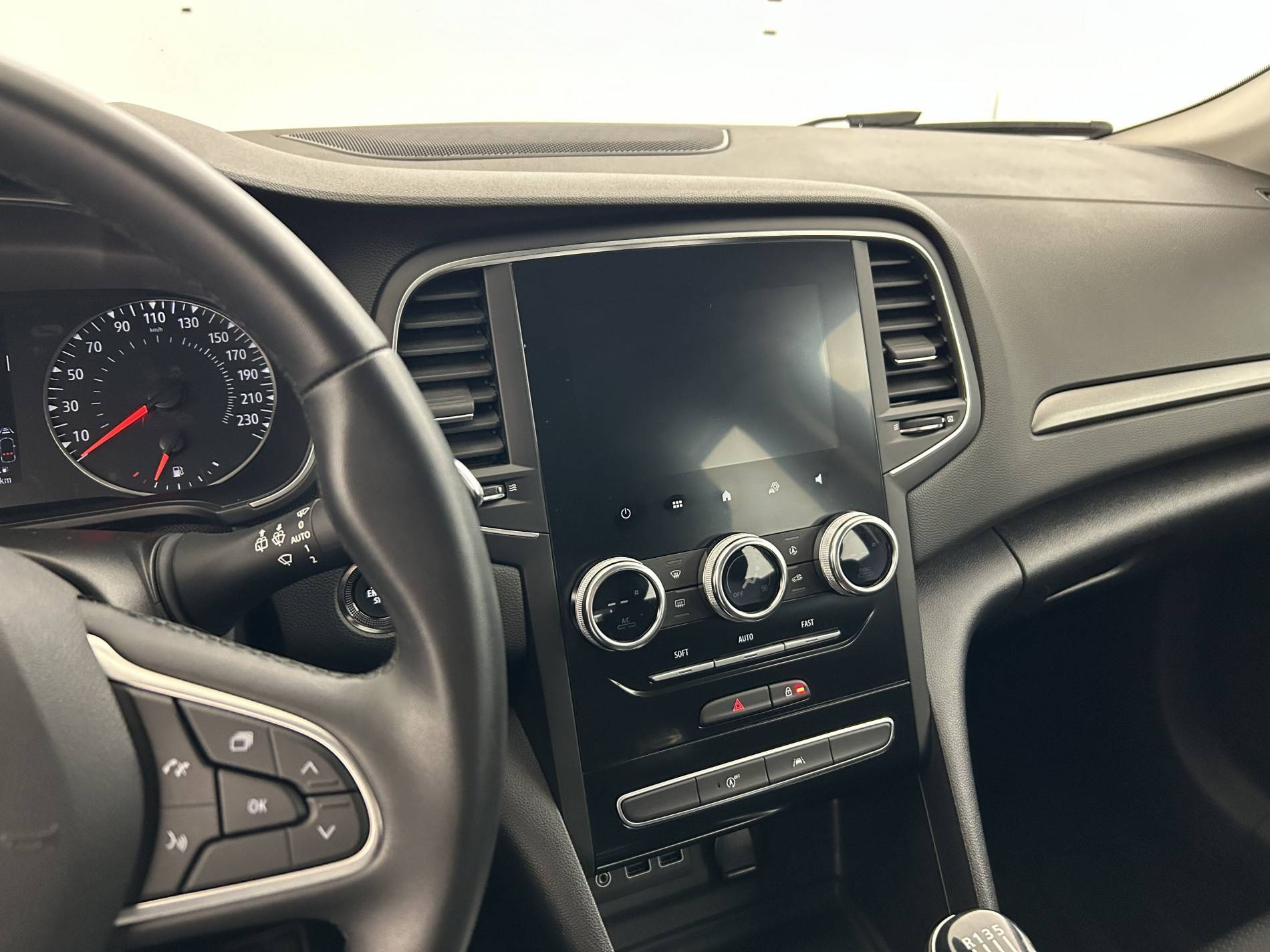 Vente en ligne Renault Megane 4 Mégane IV Berline Blue dCi 115 - 21N au prix de 14 690 €