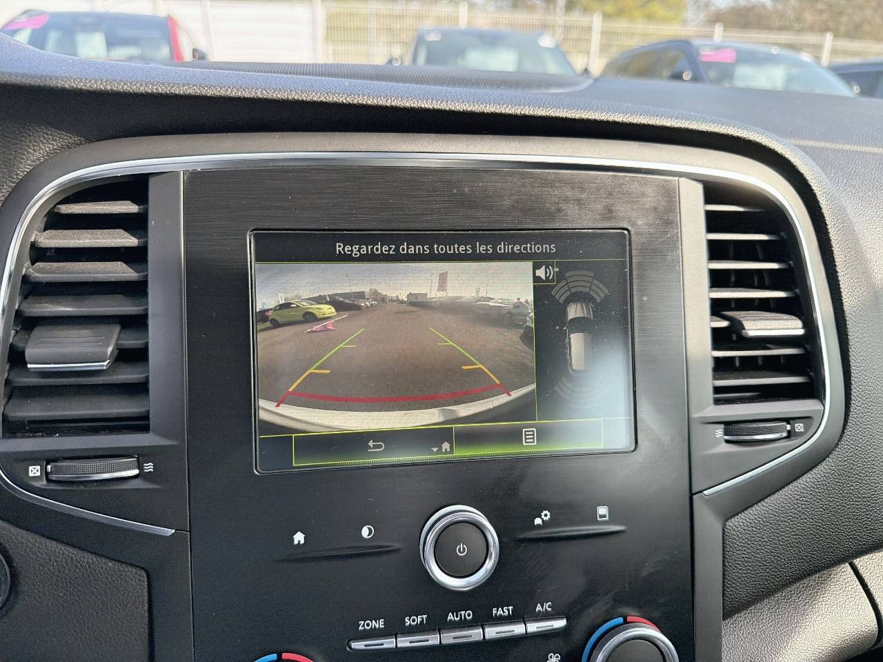 Vente en ligne Renault Megane 4 Mégane IV Berline Blue dCi 95 au prix de 14 990 €