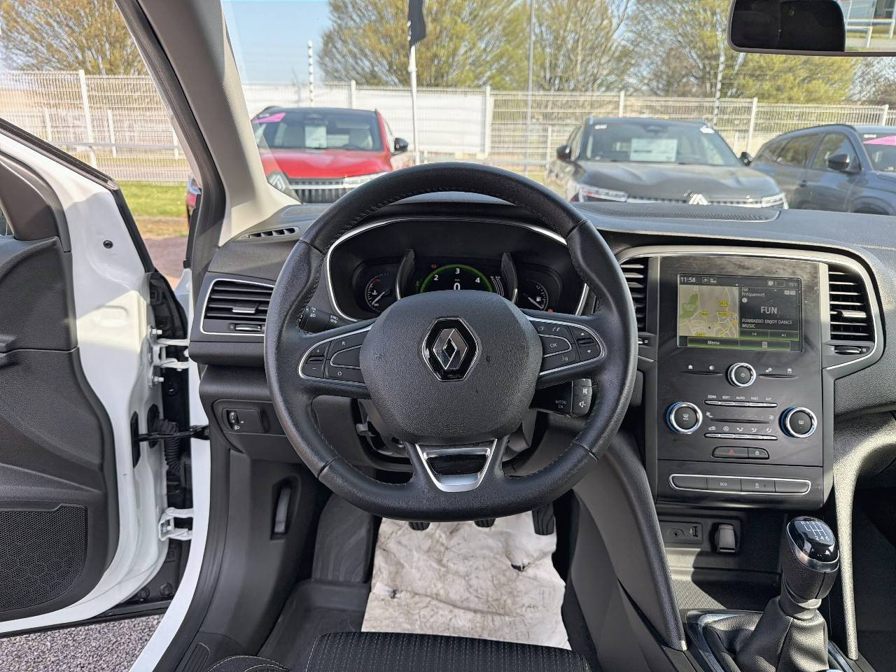 Vente en ligne Renault Megane 4 Mégane IV Berline Blue dCi 95 au prix de 14 990 €