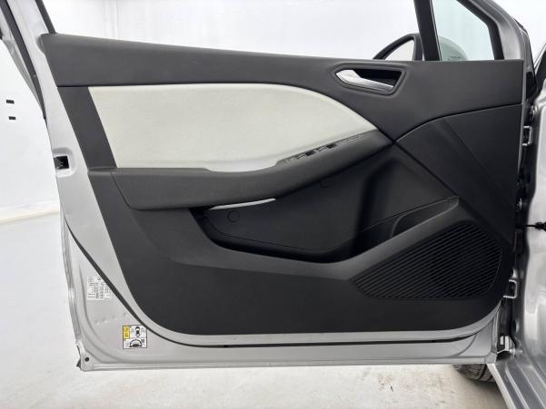 Vente en ligne Renault Clio 5 Clio TCe 90 - 21N au prix de 15 990 €