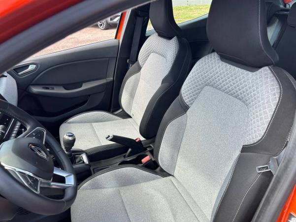 Vente en ligne Renault Clio 5 Clio TCe 90 GSR2 au prix de 15 490 €