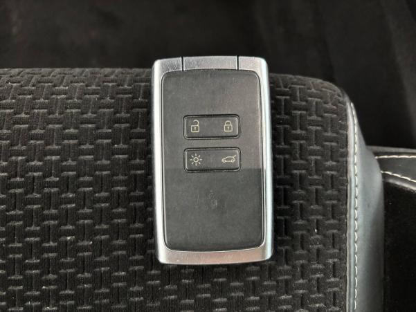 Vente en ligne Renault Megane 4 Mégane IV Berline dCi 110 Energy EDC au prix de 15 990 €