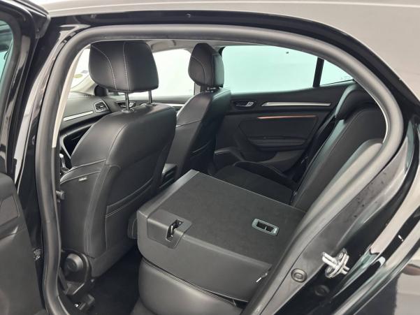 Vente en ligne Renault Megane 4 Mégane IV Berline dCi 110 Energy EDC au prix de 15 990 €