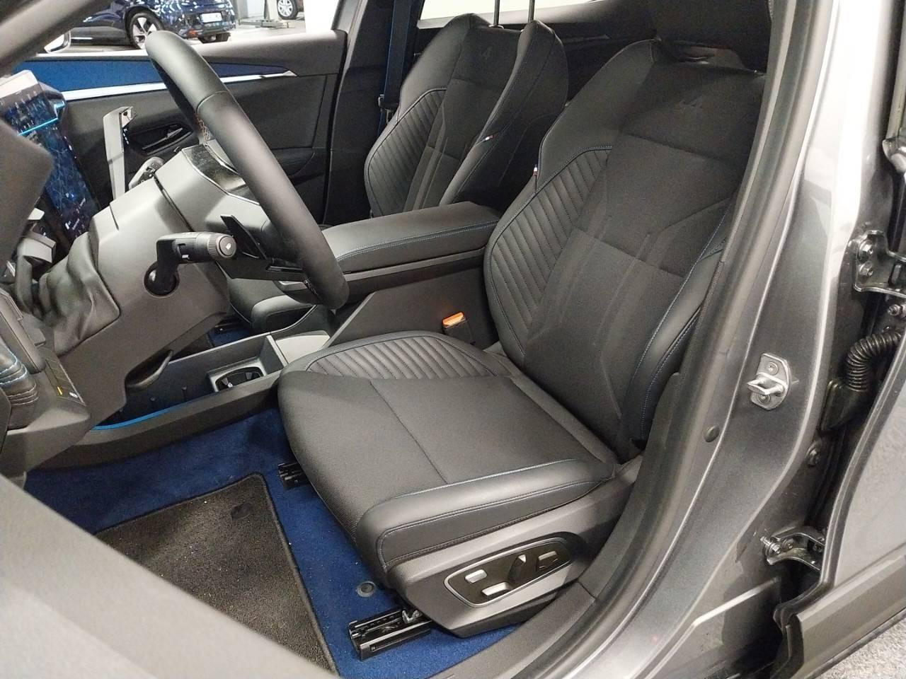 Vente en ligne Renault Megane E-Tech  220 ch autonomie confort au prix de 45 900 €