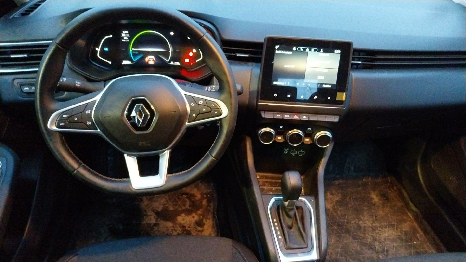 Vente en ligne Renault Clio 5 Clio E-Tech full hybrid 145 au prix de 17 990 €