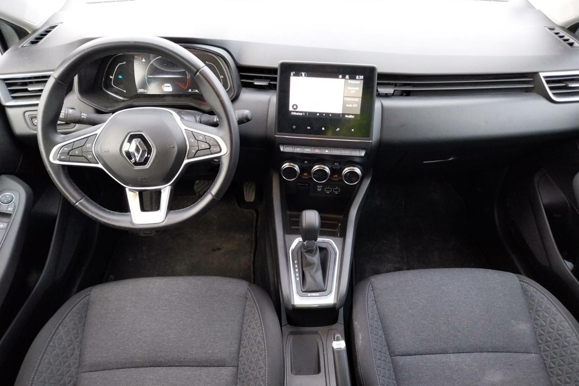 Vente en ligne Renault Clio 5 Clio E-Tech 140 - 21N au prix de 14 990 €