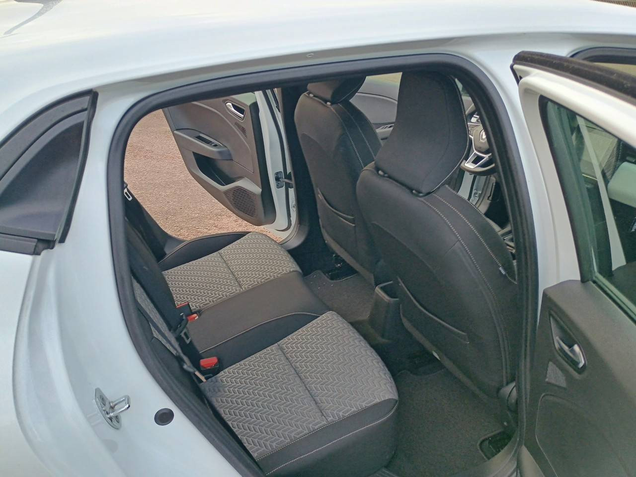 Vente en ligne Renault Clio 5 Clio TCe 90 - 21N au prix de 13 890 €