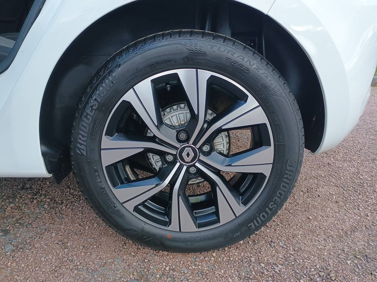 Vente en ligne Renault Clio 5 Clio TCe 90 - 21N au prix de 13 890 €