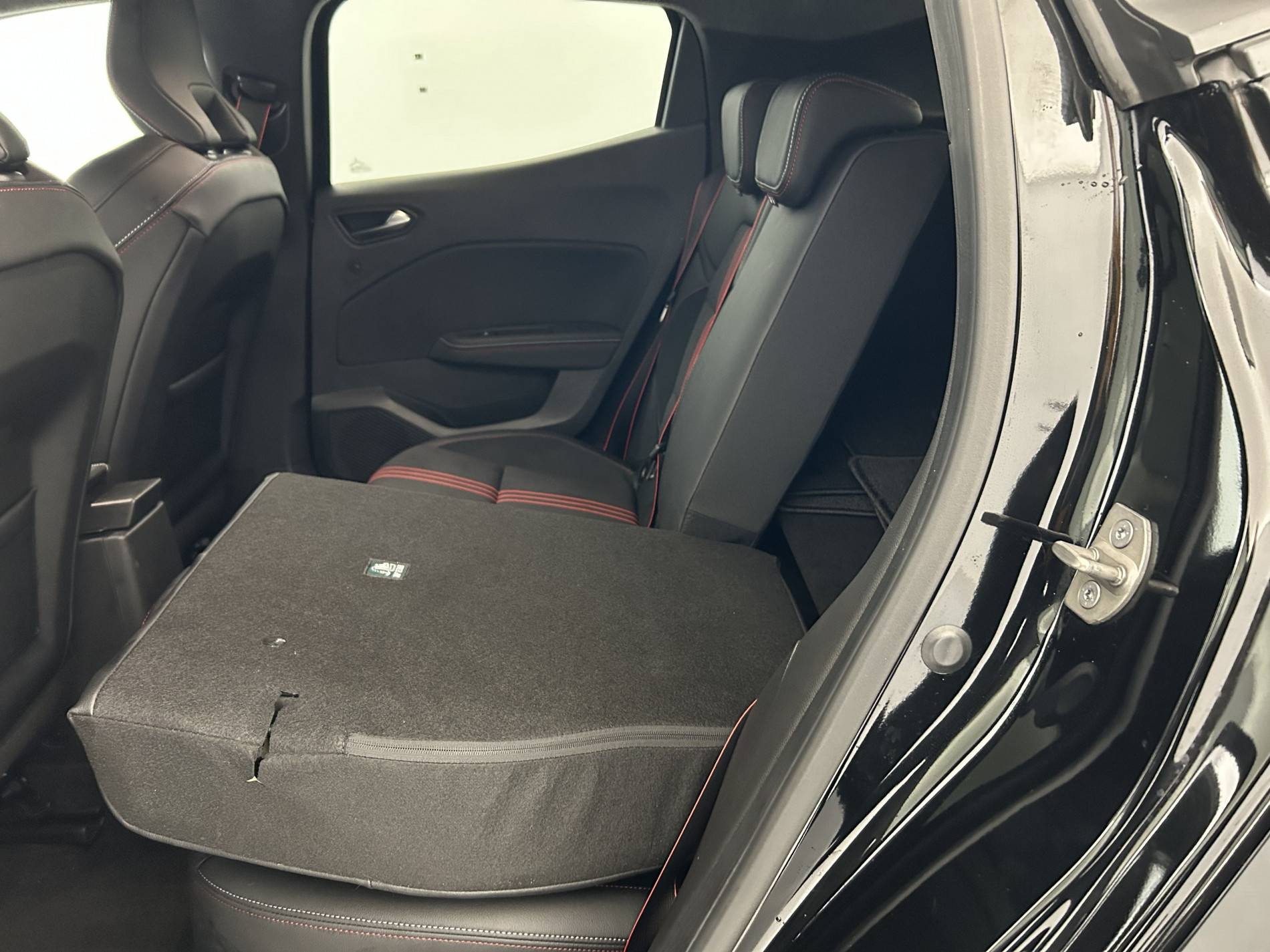 Vente en ligne Renault Clio 5 Clio TCe 140 au prix de 19 790 €