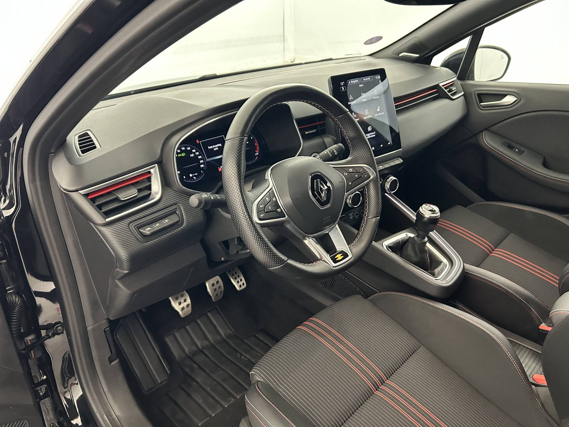 Vente en ligne Renault Clio 5 Clio TCe 140 au prix de 19 790 €