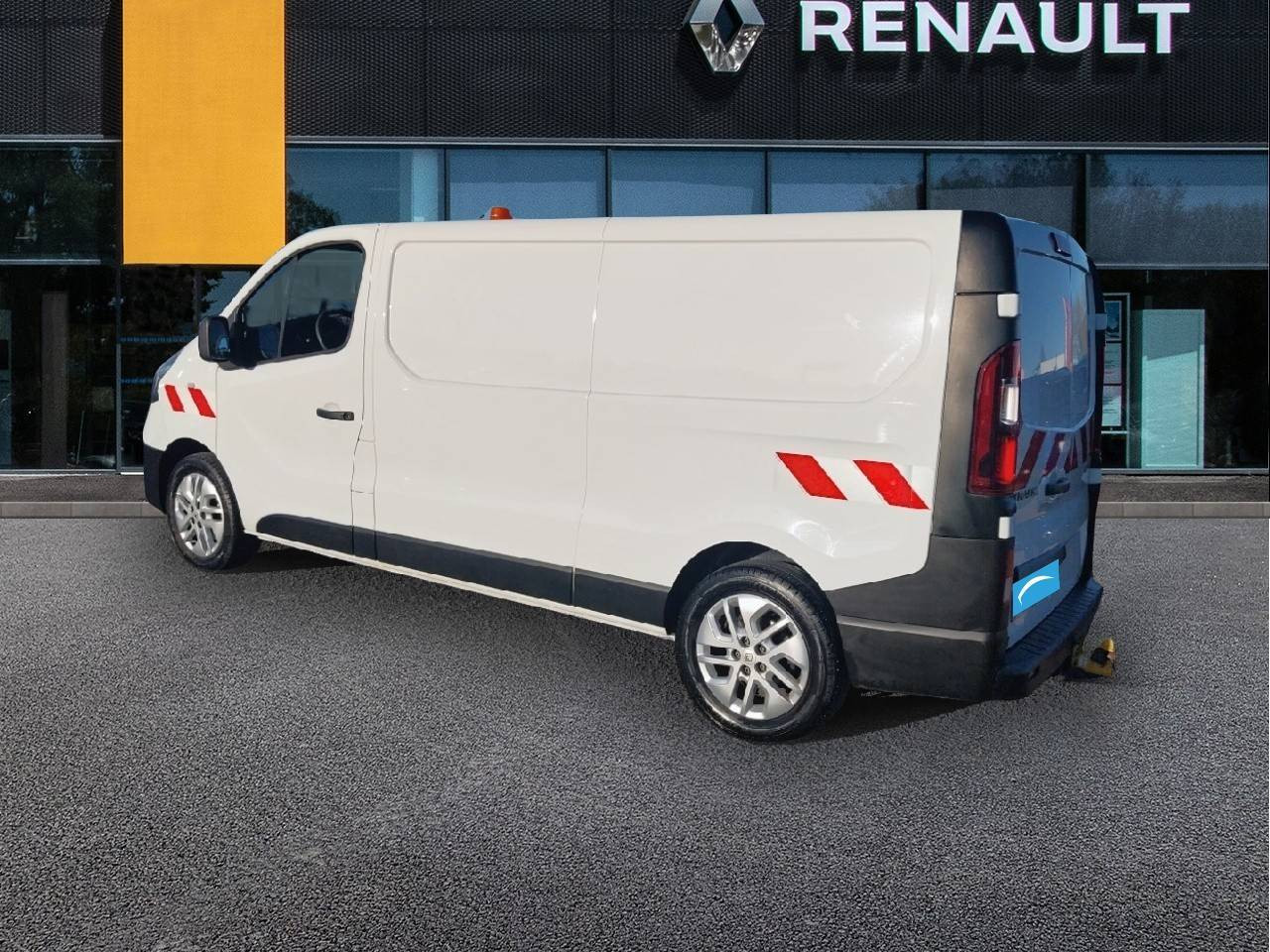 Vente en ligne Renault Trafic 3 Fourgon TRAFIC FGN L2H1 1300 KG DCI 120 au prix de 19 990 €