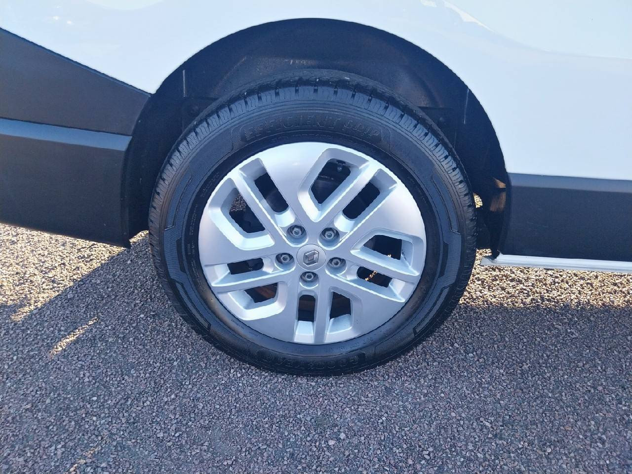 Vente en ligne Renault Trafic 3 Fourgon TRAFIC FGN L2H1 1300 KG DCI 120 au prix de 19 990 €