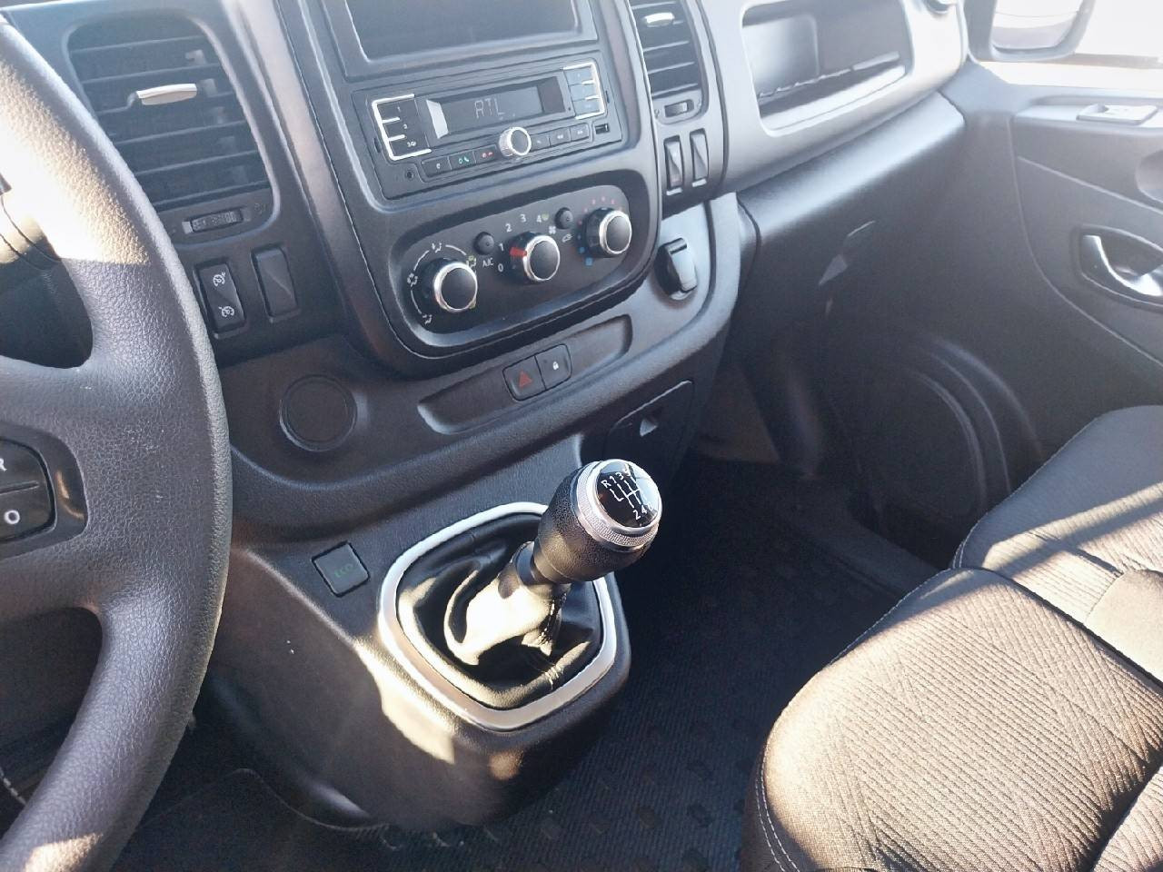 Vente en ligne Renault Trafic 3 Fourgon TRAFIC FGN L2H1 1300 KG DCI 120 au prix de 19 990 €