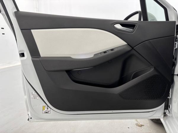 Vente en ligne Renault Clio 5 Clio Blue dCi 100 - 21N au prix de 16 990 €