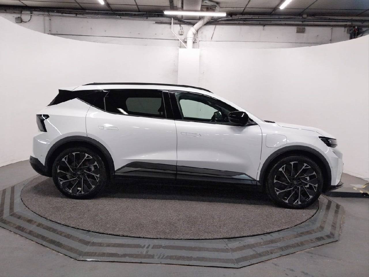 Vente en ligne Renault Scenic E-Tech  220 ch grande autonomie au prix de 41 990 €