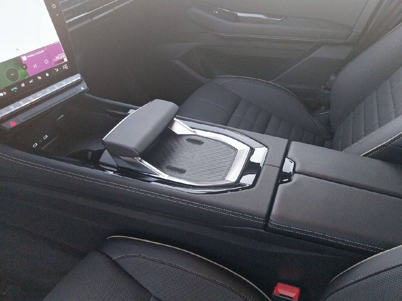 Vente en ligne Renault Austral  E-Tech hybrid 200 au prix de 33 590 €