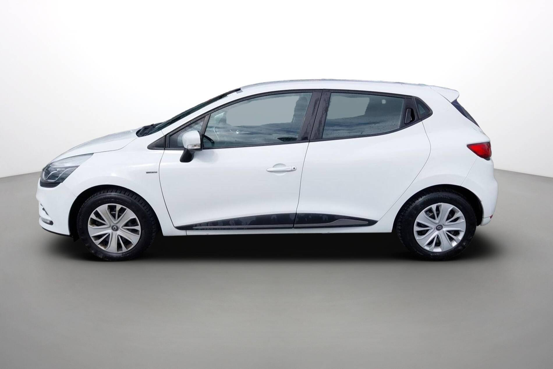 Vente en ligne Renault Clio 4 Clio TCe 75 E6C au prix de 10 690 €