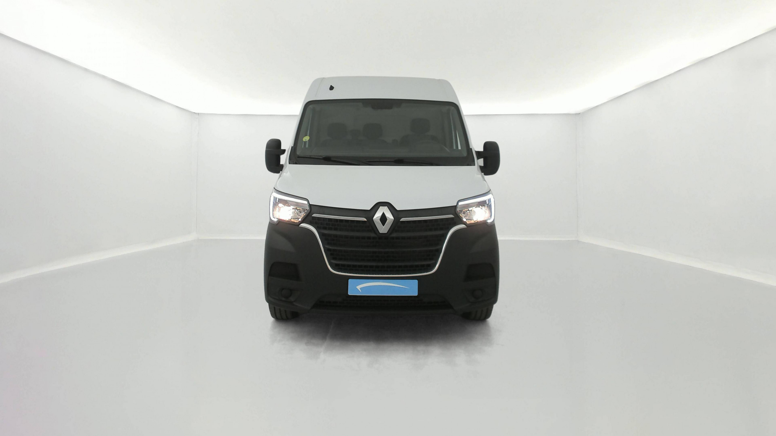 Vente en ligne Renault Master Fourgon MASTER FGN TRAC F3500 L2H2 BLUE DCI 135 au prix de 26 990 €