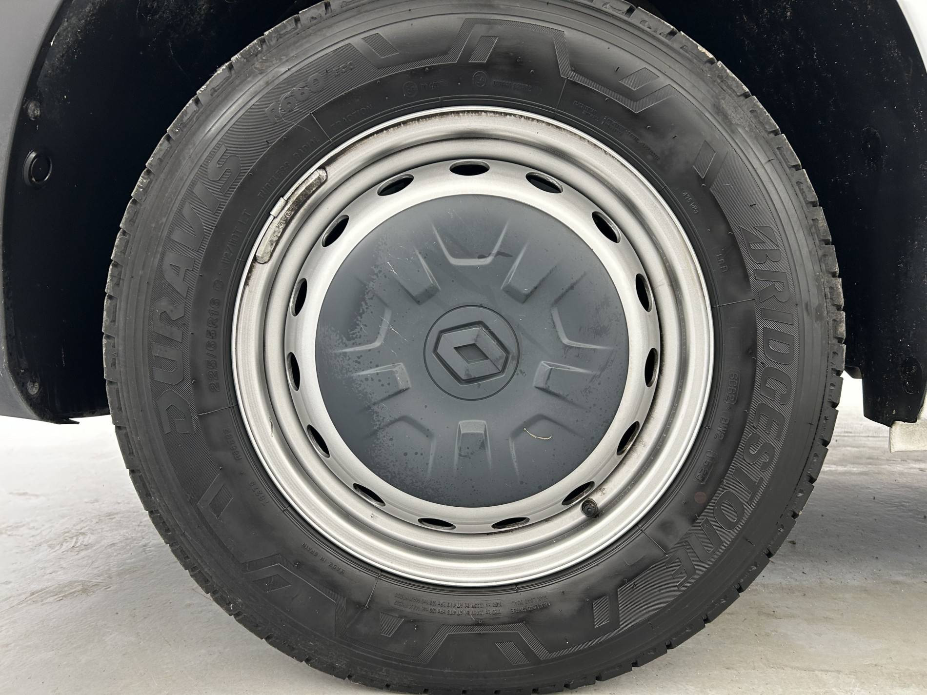 Vente en ligne Renault Master Fourgon MASTER FGN TRAC F3500 L2H2 BLUE DCI 135 au prix de 26 990 €