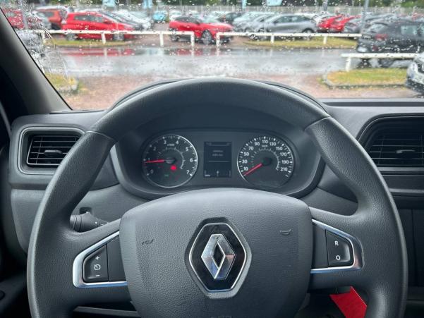 Vente en ligne Renault Master Fourgon MASTER FGN TRAC F3300 L2H2 BLUE DCI 135 au prix de 24 990 €